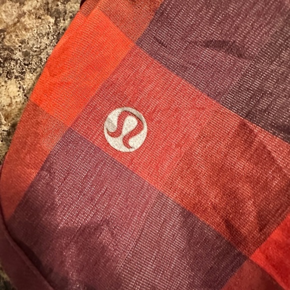 Lululemon Athletica Run Speed Short Size 2 Red Checkered Women’s EUC - Picture 6 of 7